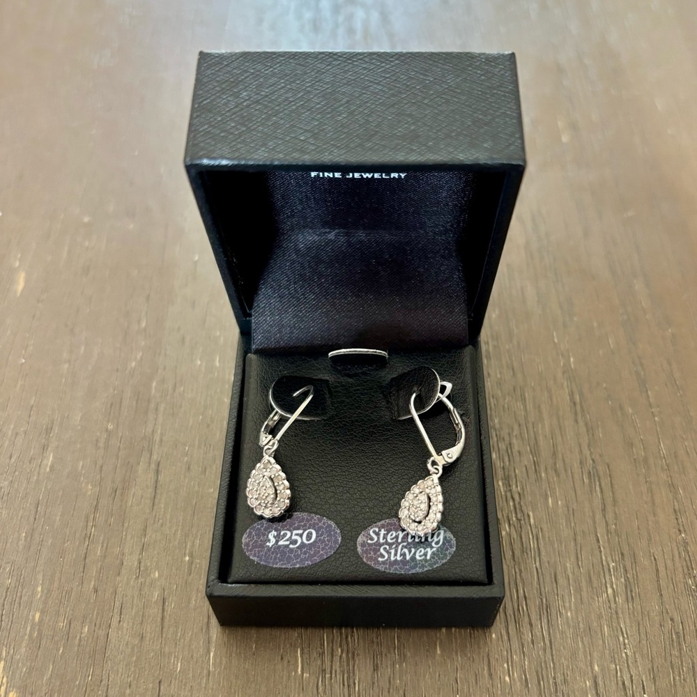 NWT Sterling Silver 1/4ct Diamond Pear Drop Earrings